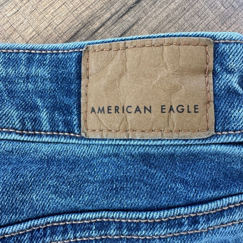 American Eagle Outfitters Blue MOM Jean NWT - Picture 10 of 11